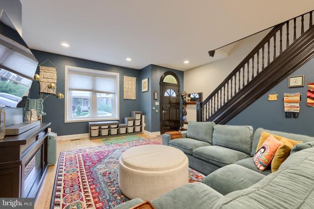 3832 MANAYUNK AVE, Philadelphia, PA 19128