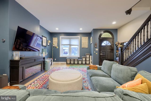 3832 MANAYUNK AVE, Philadelphia, PA 19128