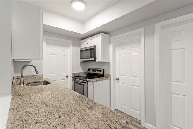 660 Douglas Avenue, Providence, RI 02908