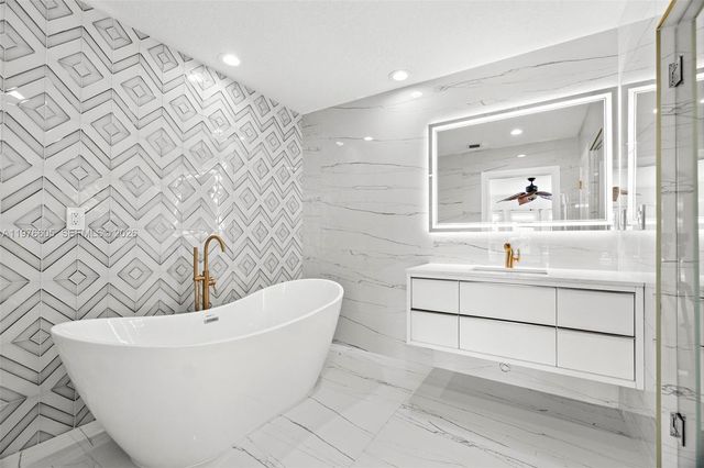 947 Nautilus Isle 0, Dania Beach, FL 33004