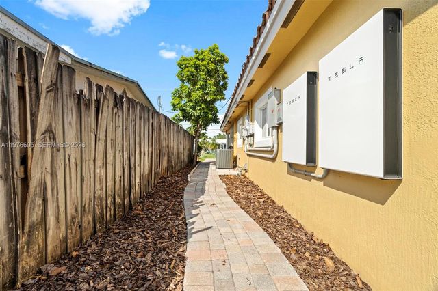 947 Nautilus Isle 0, Dania Beach, FL 33004