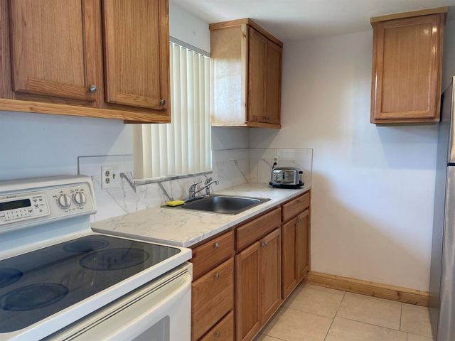 225 Bonnie Boulevard 211, Palm Springs, FL 33461