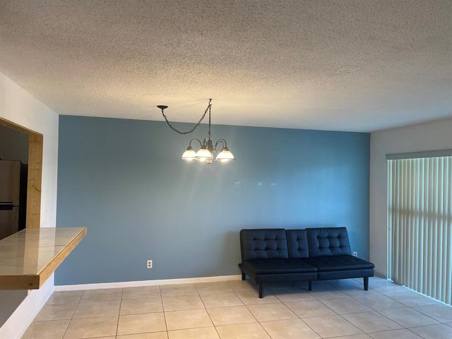 225 Bonnie Boulevard 211, Palm Springs, FL 33461
