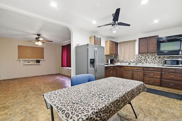 554 Park Village, San Antonio, TX 78227