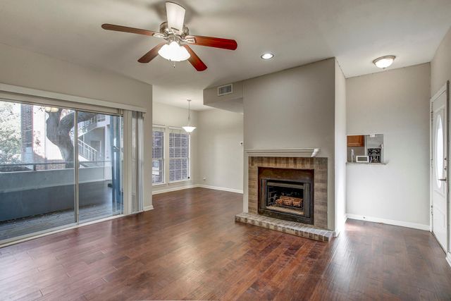 700 S 1st ST 304, Austin, TX 78704