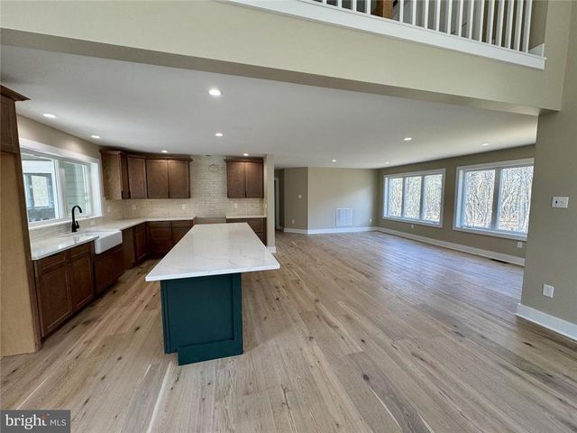 101 Lindbergh Circle, Penn Forest Twp, PA 18210
