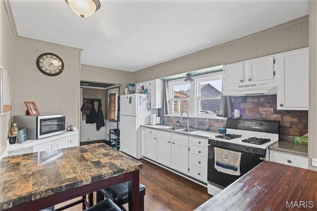 310 Market, Brighton, IL 62012