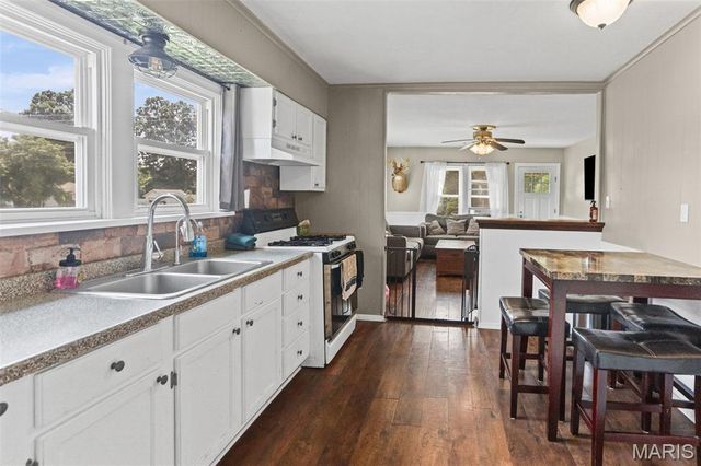 310 Market, Brighton, IL 62012