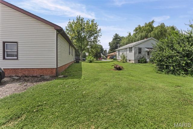 310 Market, Brighton, IL 62012