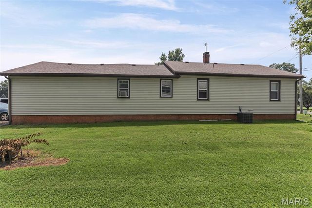 310 Market, Brighton, IL 62012