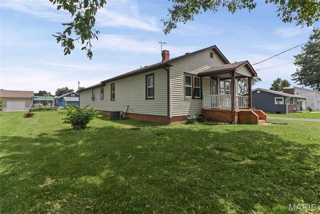 310 Market, Brighton, IL 62012