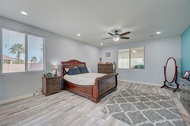 676 Suguaro Bluffs Street, Henderson, NV 89014