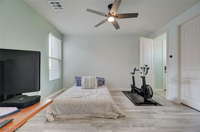 676 Suguaro Bluffs Street, Henderson, NV 89014