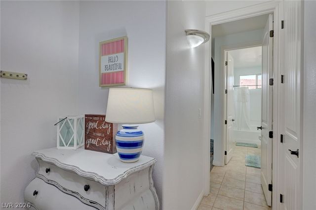 676 Suguaro Bluffs Street, Henderson, NV 89014