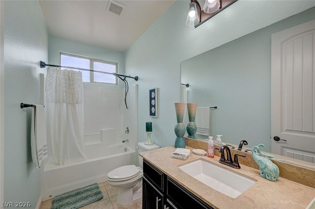 676 Suguaro Bluffs Street, Henderson, NV 89014