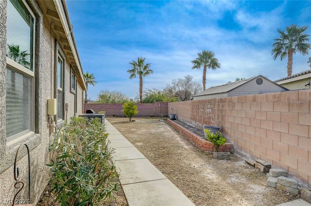 676 Suguaro Bluffs Street, Henderson, NV 89014