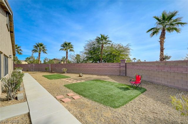 676 Suguaro Bluffs Street, Henderson, NV 89014