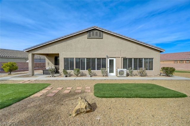 676 Suguaro Bluffs Street, Henderson, NV 89014