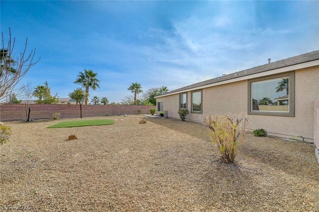 676 Suguaro Bluffs Street, Henderson, NV 89014