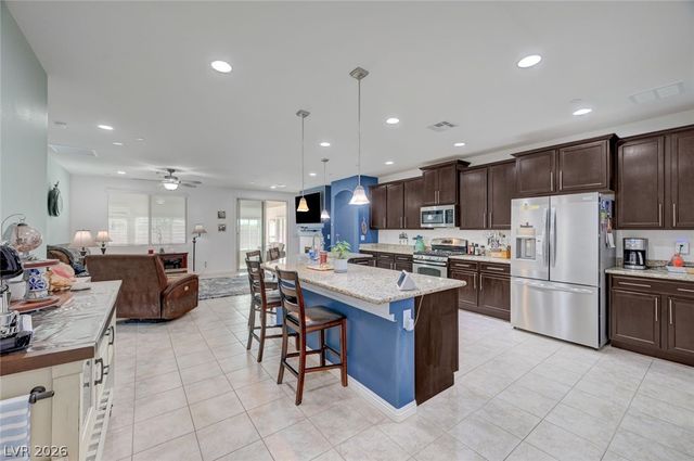 676 Suguaro Bluffs Street, Henderson, NV 89014