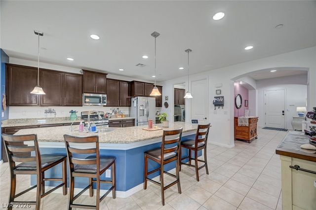 676 Suguaro Bluffs Street, Henderson, NV 89014