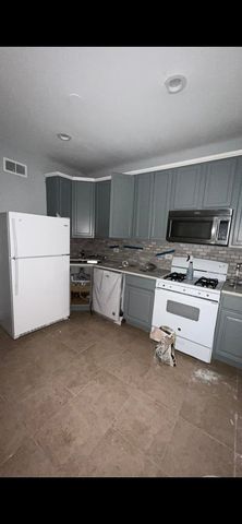 3018 W Flournoy Street, Chicago, IL 60612