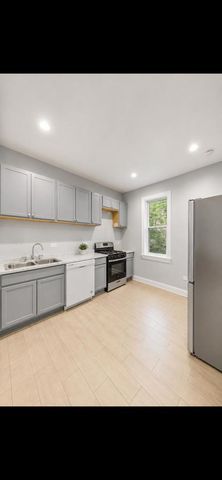 3018 W Flournoy Street, Chicago, IL 60612