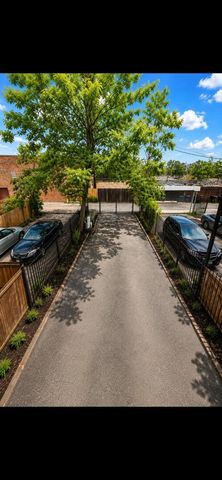 3018 W Flournoy Street, Chicago, IL 60612