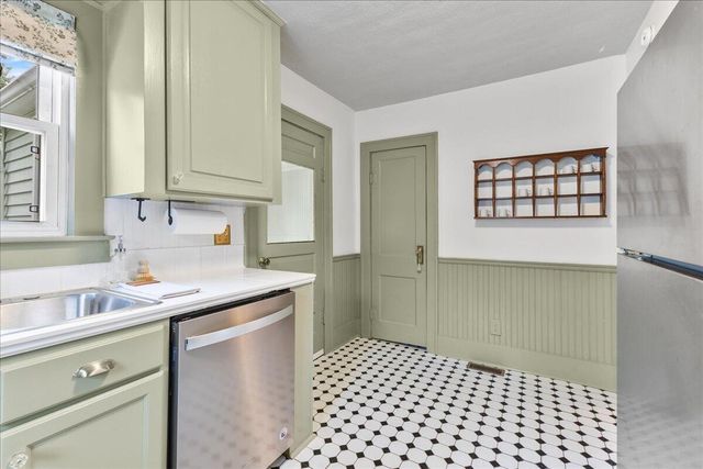 256 W Tacoma Street, Clawson, MI 48017