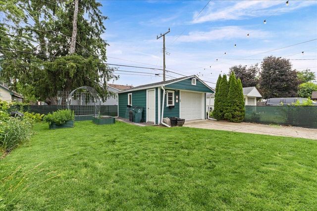 256 W Tacoma Street, Clawson, MI 48017
