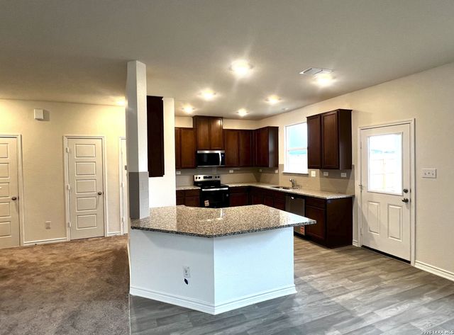 7510 FISHBOWL LN., San Antonio, TX 78253