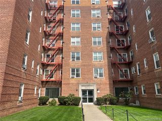 3011 Parsons Boulevard 7N, Flushing, NY 11354