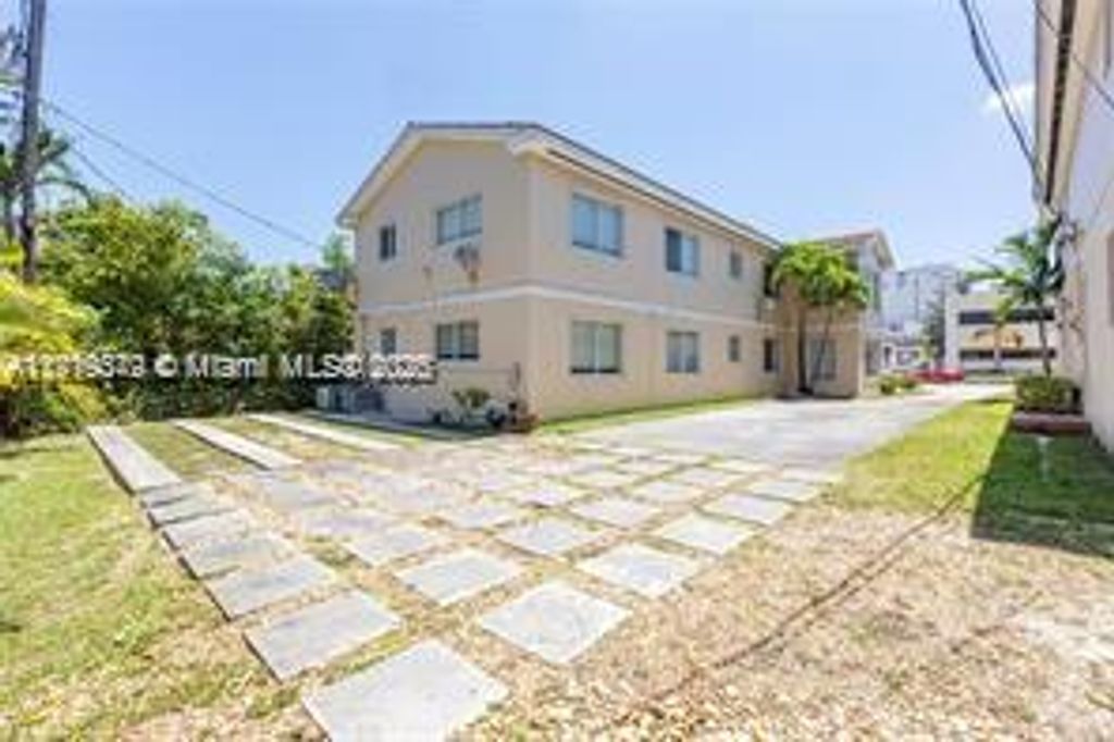 2890- 2892 S Le Jeune Rd, Coral Gables, FL 33134