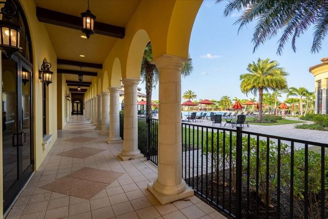 20201 RAGAZZA CIRCLE 201, Venice, FL 34293