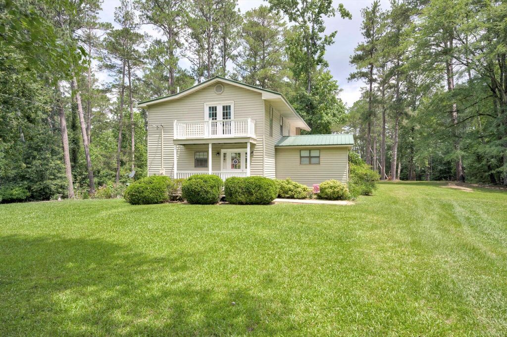 1105 Shore Drive, Tignall, GA 30668