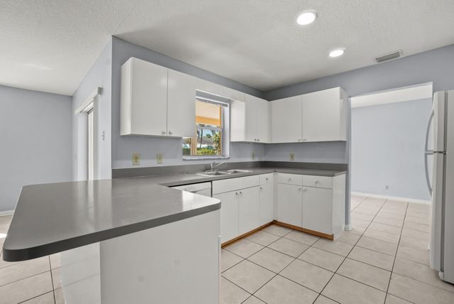 4128 Chestnut Avenue, Palm Beach Gardens, FL 33410