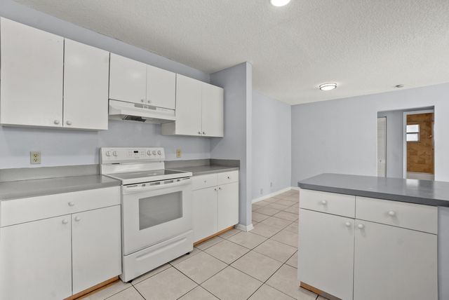 4128 Chestnut Avenue, Palm Beach Gardens, FL 33410