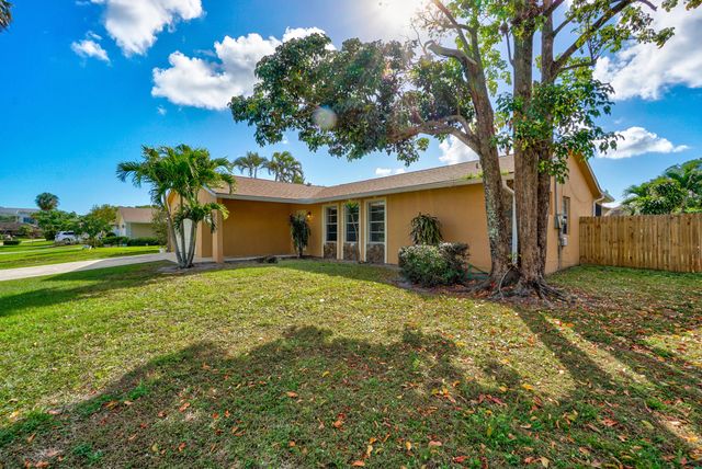 4128 Chestnut Avenue, Palm Beach Gardens, FL 33410