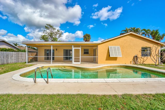 4128 Chestnut Avenue, Palm Beach Gardens, FL 33410