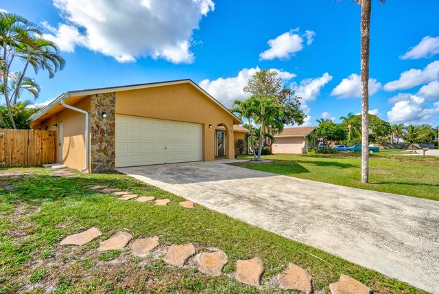 4128 Chestnut Avenue, Palm Beach Gardens, FL 33410