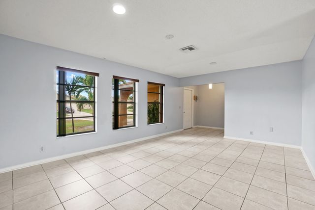 4128 Chestnut Avenue, Palm Beach Gardens, FL 33410