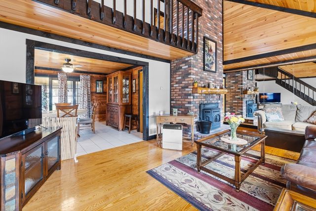 9 Joseph St, Acushnet, MA 02743