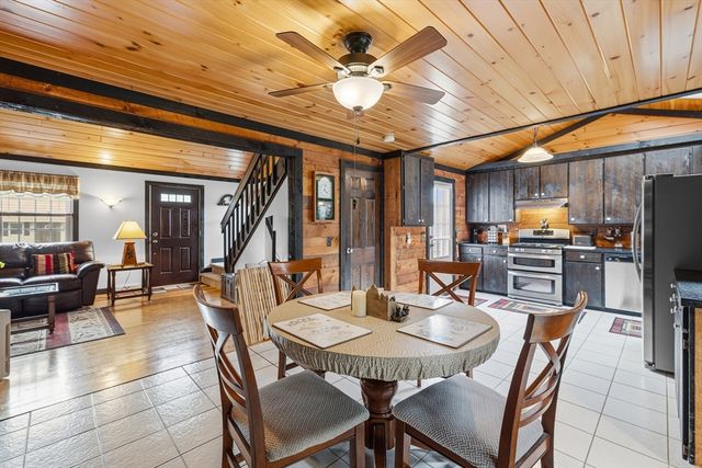 9 Joseph St, Acushnet, MA 02743