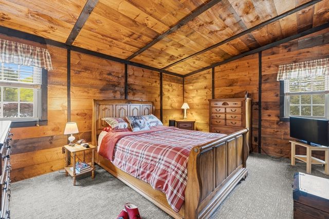 9 Joseph St, Acushnet, MA 02743