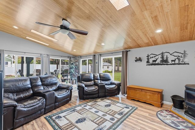 9 Joseph St, Acushnet, MA 02743
