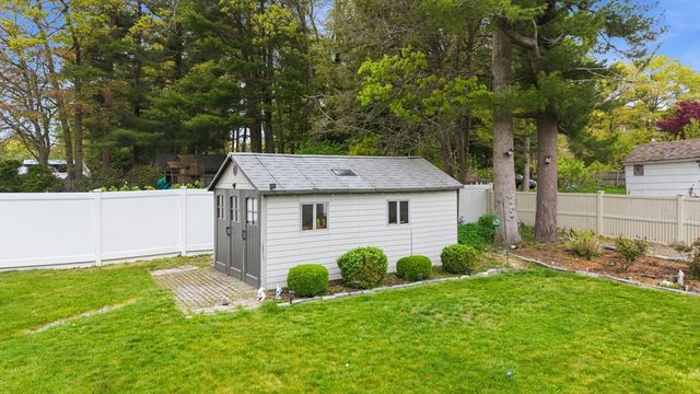 9 Joseph St, Acushnet, MA 02743