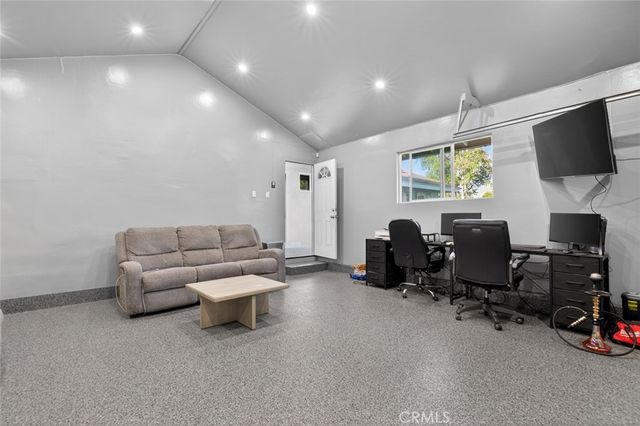 16751 Londelius, Northridge, CA 91343