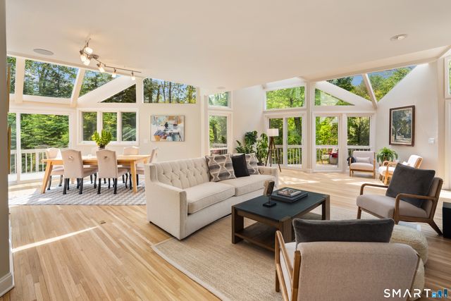 2 Sleepy Hollow Road, New Canaan, CT 06840
