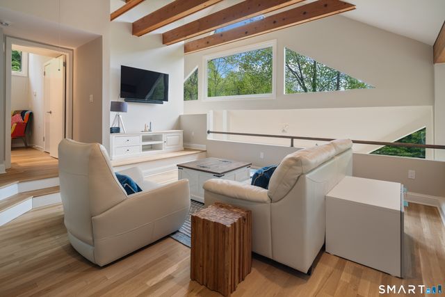 2 Sleepy Hollow Road, New Canaan, CT 06840