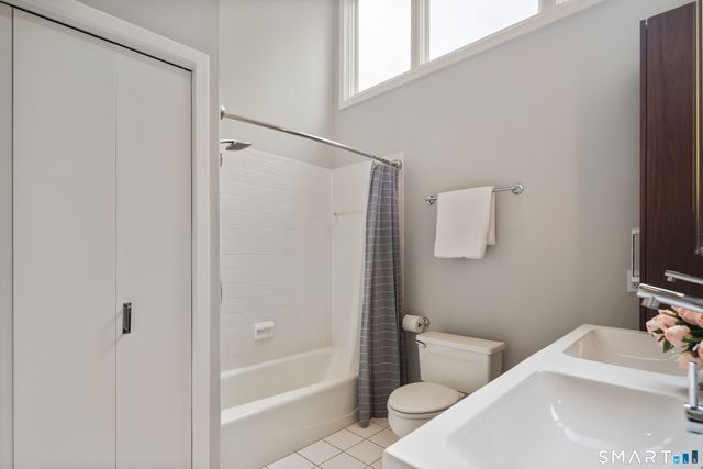 2 Sleepy Hollow Road, New Canaan, CT 06840